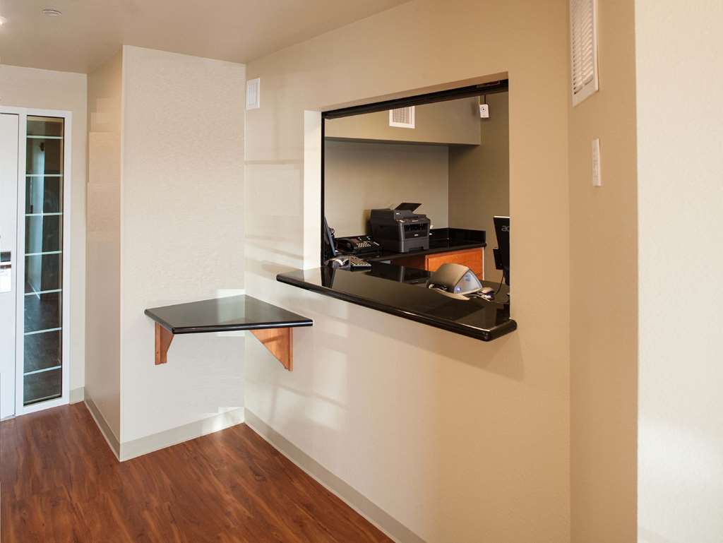 Woodspring Suites Ankeny Des Moines インテリア 写真